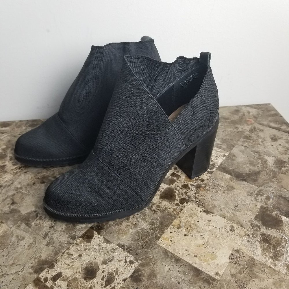 Ellen Tracy Minnie Lug Ankle Booties